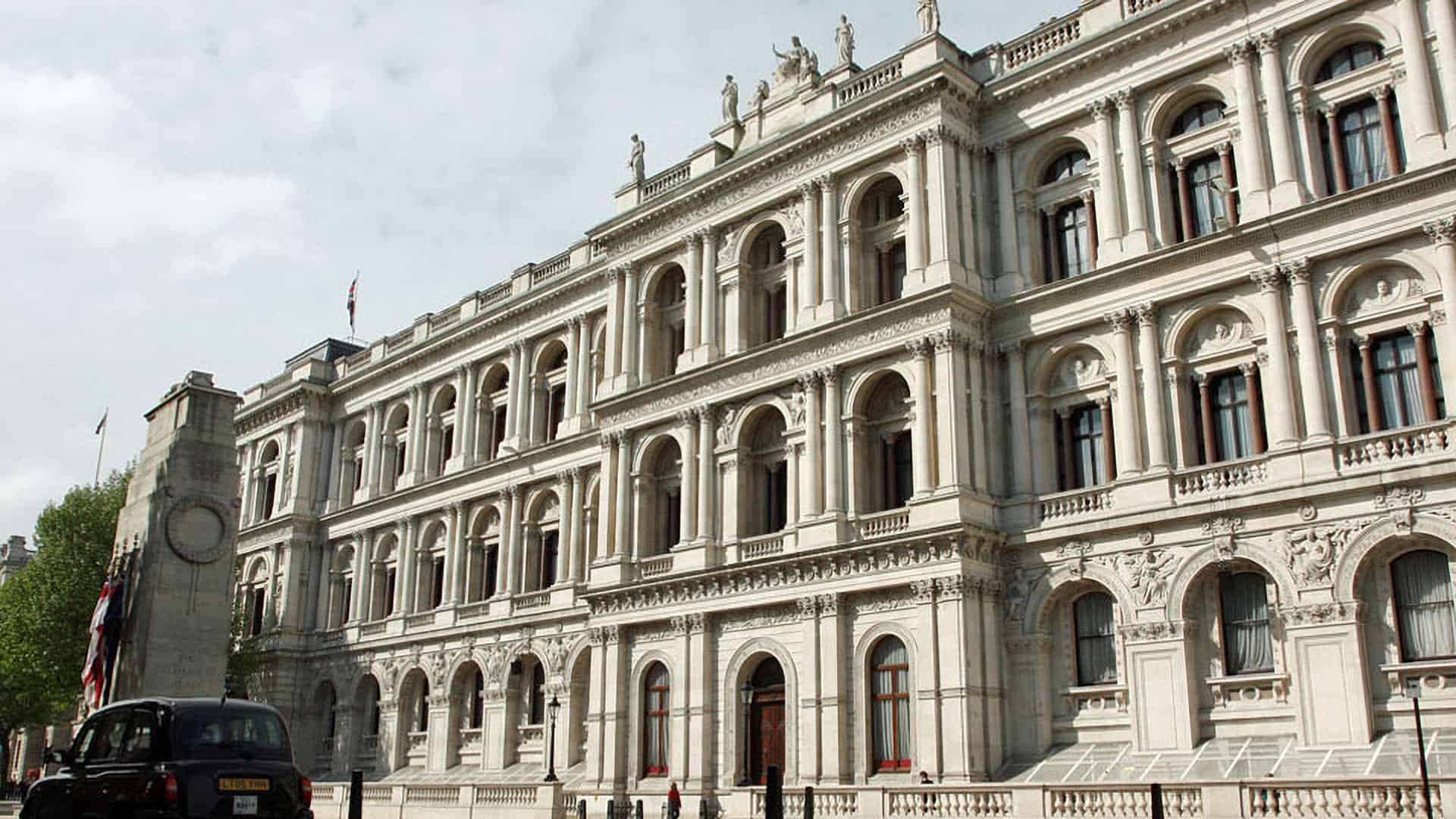 Foreign office. Форин-офис Англия. Форин офис Великобритании. МИД Великобритании здание. Здание Министерства иностранных дел Великобритании.